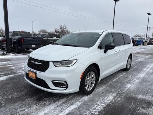 2024 Chrysler Pacifica Touring-L