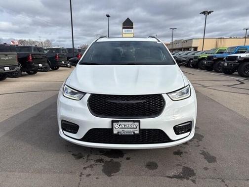 2026 Chrysler Pacifica Limited