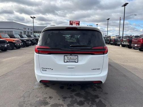 2026 Chrysler Pacifica Limited