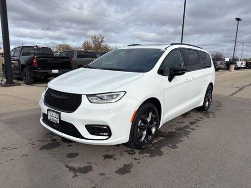 2026 Chrysler Pacifica Limited