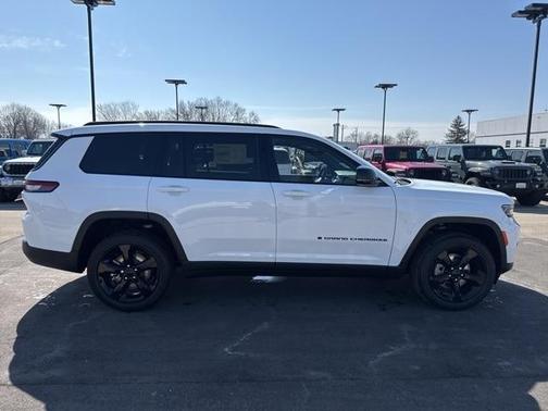2025 Jeep Grand Cherokee L Laredo