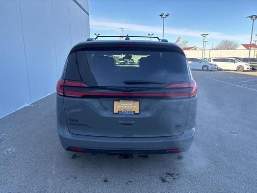 2021 Chrysler Pacifica Touring-L