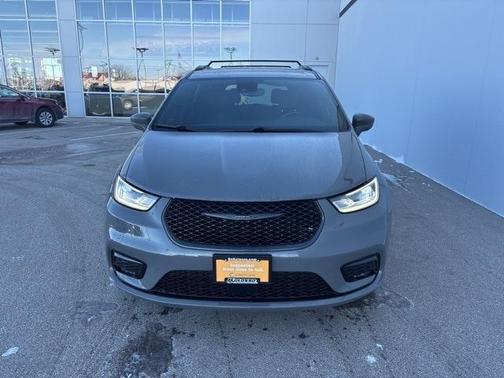 2021 Chrysler Pacifica Touring-L