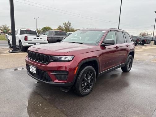 2025 Jeep Grand Cherokee Laredo