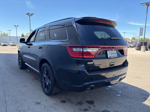 DB Black Crystal Clearcoat 2026 Dodge Durango GT Plus HEMI V8