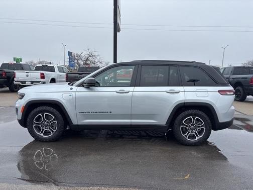 2023 Jeep Grand Cherokee 4xe Trailhawk