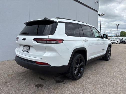 Bright White Clearcoat 2025 Jeep Grand Cherokee L Laredo
