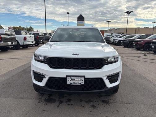 Bright White Clearcoat 2025 Jeep Grand Cherokee Limited