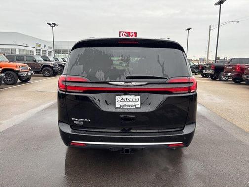 2026 Chrysler Pacifica Pinnacle