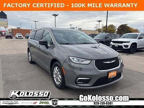 2025 Chrysler Pacifica Select