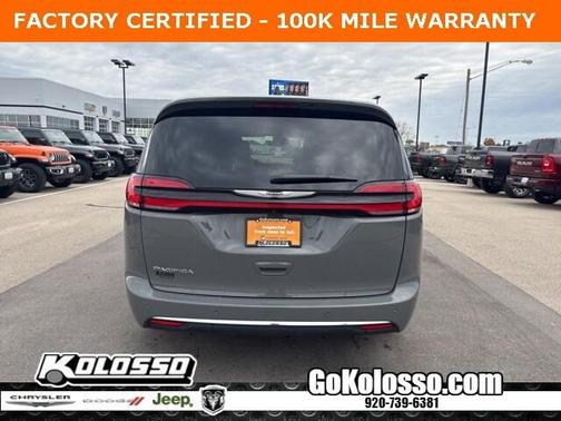 2025 Chrysler Pacifica Select