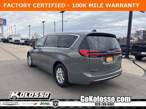 2025 Chrysler Pacifica Select