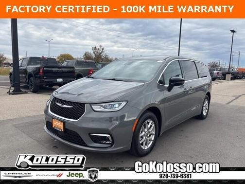 2025 Chrysler Pacifica Select