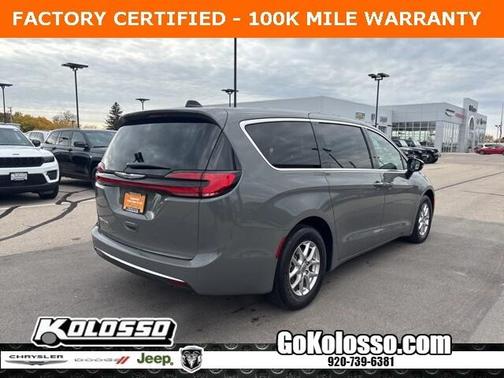 2025 Chrysler Pacifica Select