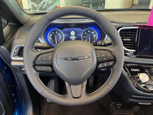 Hydro Blue Pearlcoat 2026 Chrysler Pacifica Select