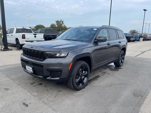 2025 Jeep Grand Cherokee L Laredo