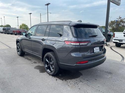 2025 Jeep Grand Cherokee L Laredo