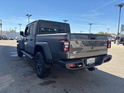 Granite Crystal Clearcoat Metallic 2026 Jeep Gladiator 85th Anniversary Edition
