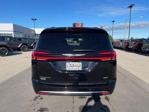 2024 Chrysler Pacifica Pinnacle