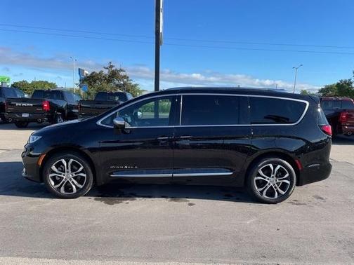 2024 Chrysler Pacifica Pinnacle