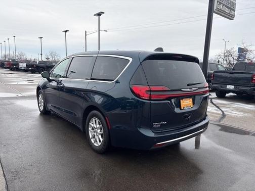 2024 Chrysler Pacifica Touring-L