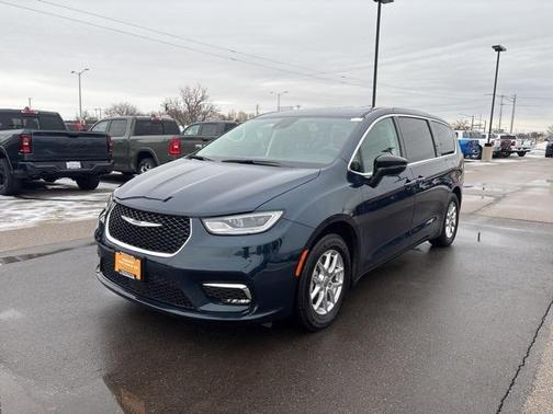 2024 Chrysler Pacifica Touring-L