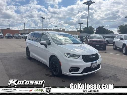 2023 Chrysler Pacifica Touring-L