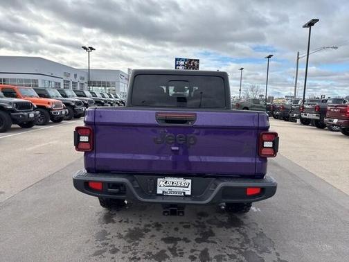 2026 Jeep Gladiator Sport