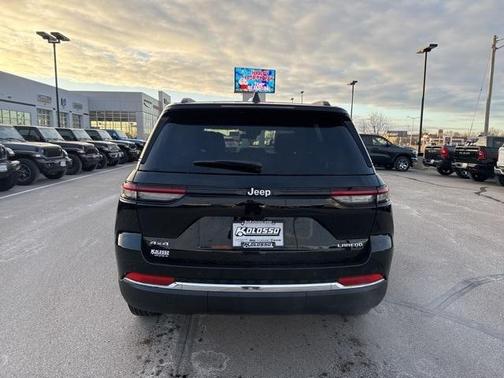 2025 Jeep Grand Cherokee Laredo