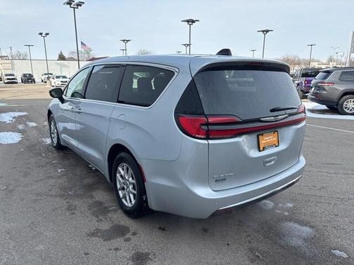 2024 Chrysler Pacifica Touring-L