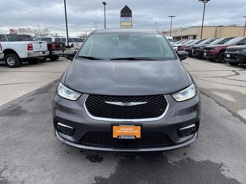 2023 Chrysler Pacifica Touring-L