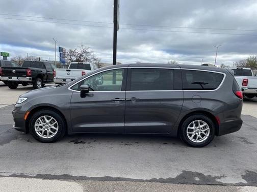 2023 Chrysler Pacifica Touring-L