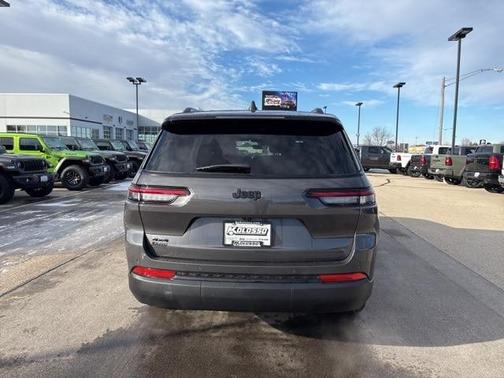 2025 Jeep Grand Cherokee L Laredo