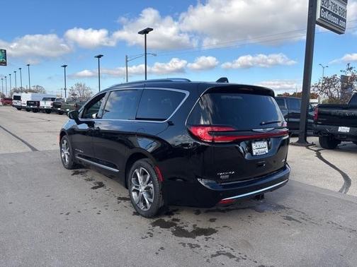 2026 Chrysler Pacifica Pinnacle