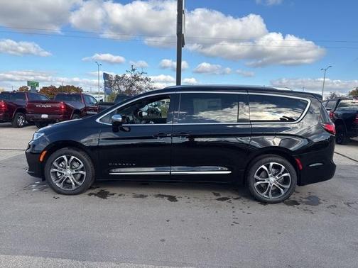 2026 Chrysler Pacifica Pinnacle