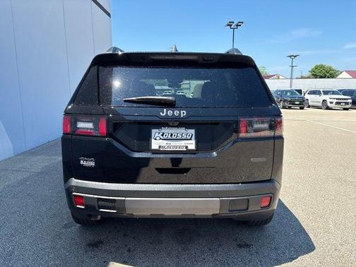 Diamond Black 2026 Jeep Cherokee Overland