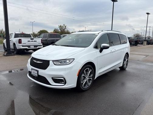 2026 Chrysler Pacifica Pinnacle