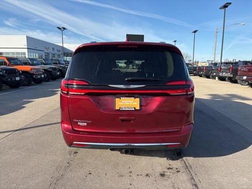 2021 Chrysler Pacifica Touring-L
