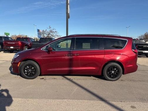 2021 Chrysler Pacifica Touring-L