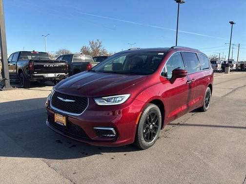 2021 Chrysler Pacifica Touring-L