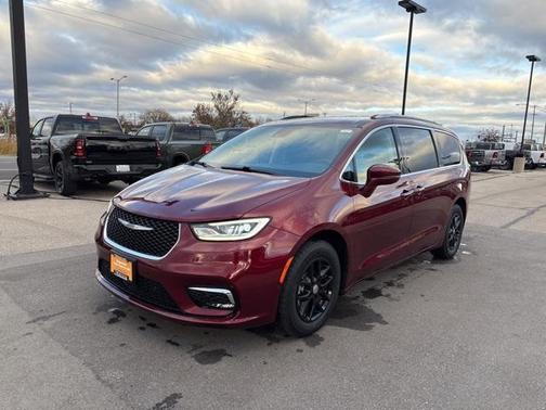 2021 Chrysler Pacifica Touring-L