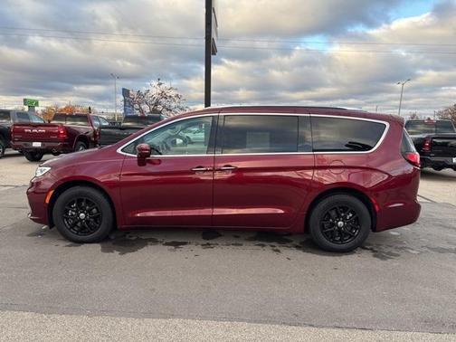 2021 Chrysler Pacifica Touring-L