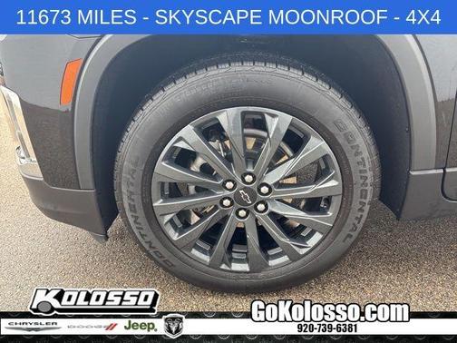 Mosaic Black Metallic 2023 Chevrolet Traverse RS