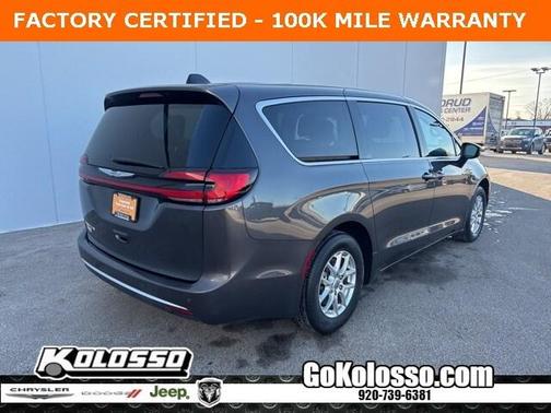 2023 Chrysler Pacifica Touring-L