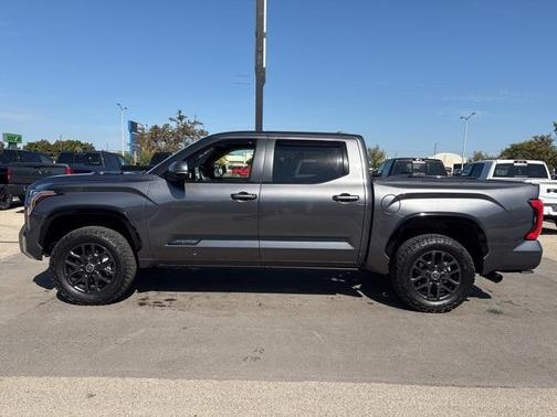 2024 Toyota Tundra Hybrid Platinum