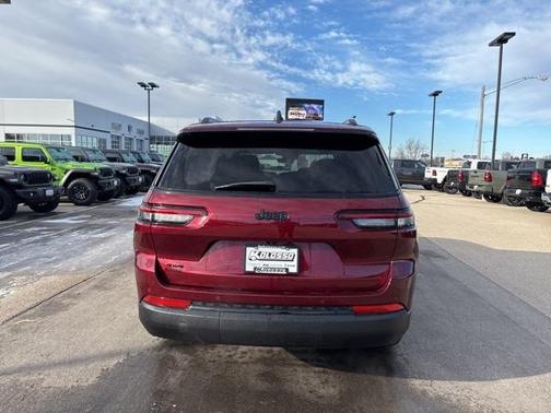 2025 Jeep Grand Cherokee L Laredo