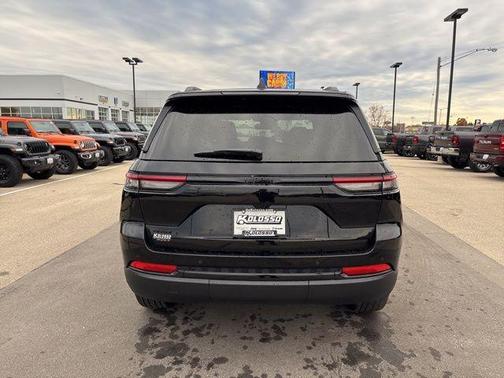 Diamond Black 2025 Jeep Grand Cherokee Limited