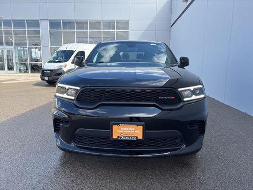 DB Black Crystal Clearcoat 2025 Dodge Durango GT