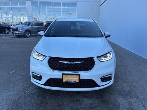 2023 Chrysler Pacifica Touring