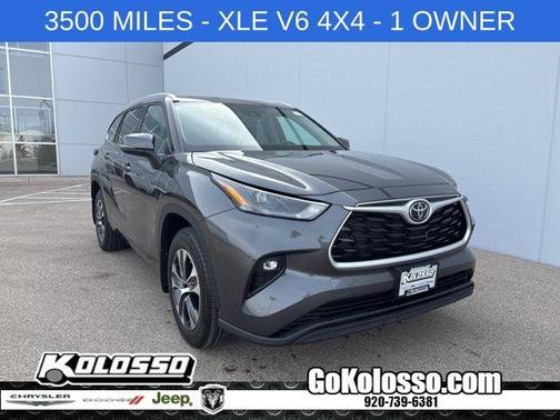 Gray 2022 Toyota Highlander XLE
